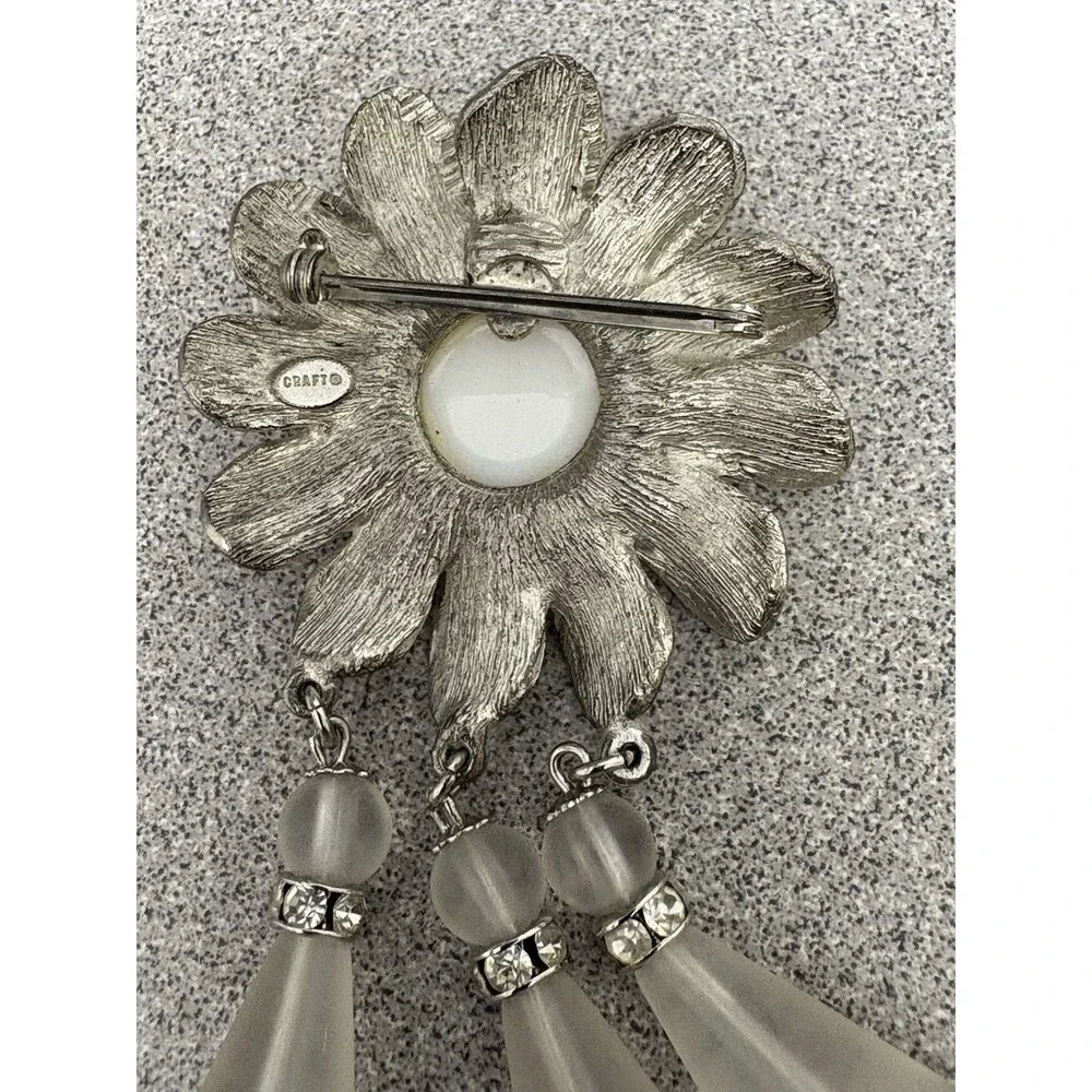 Vintage Daisy Silver Brooch Costume Jewelry  Lucite & Rhinestones Dangles, Craft